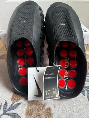 Nike Mind slides
